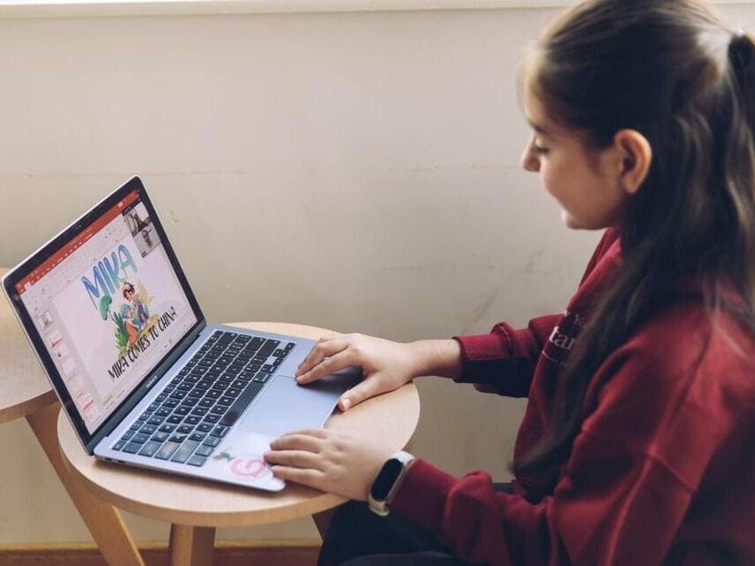 A girl taking online mandarin classes with GoEast kids