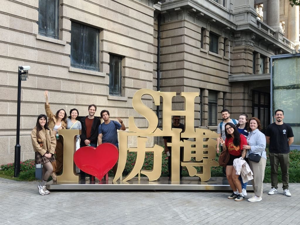 OiChina group students visiting a museum in Shanghai